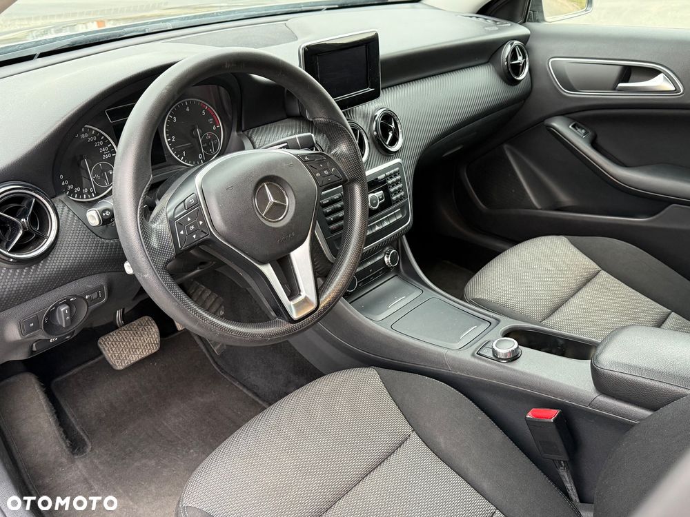 Mercedes-Benz GLA - 16