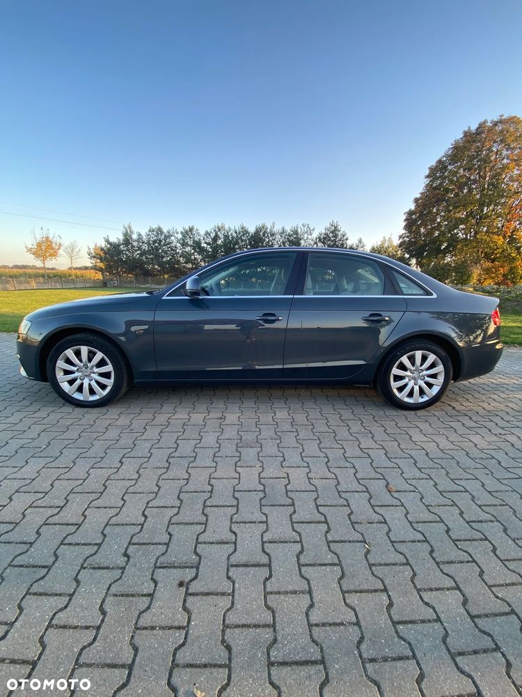 Audi A4 Limousine - 5