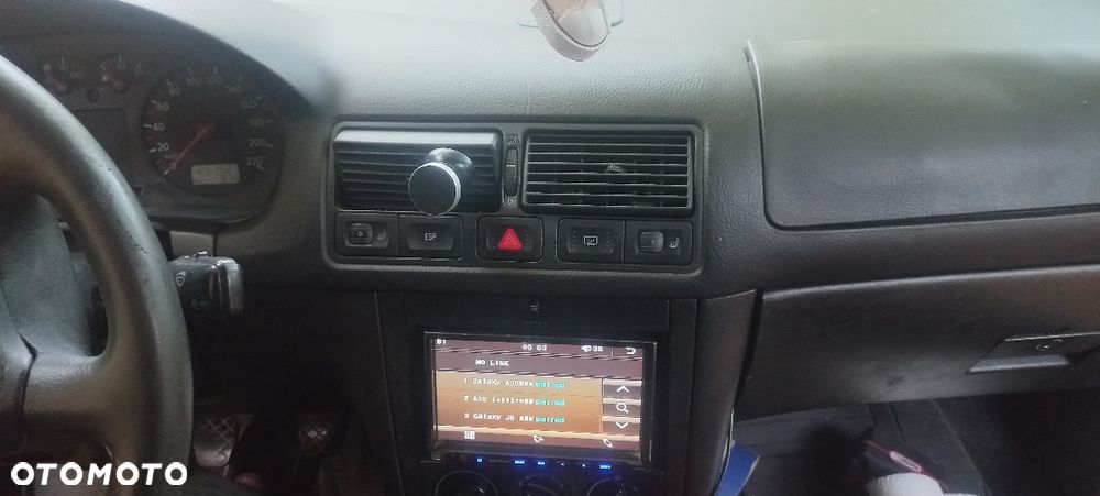 Volkswagen Golf - 8