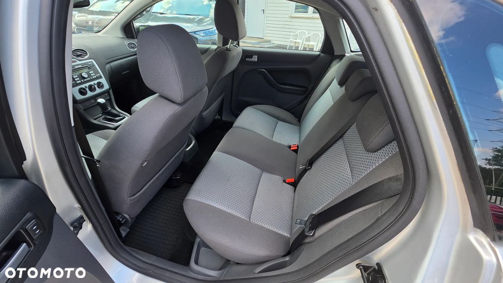 Ford Focus 1.8 Trend - 11