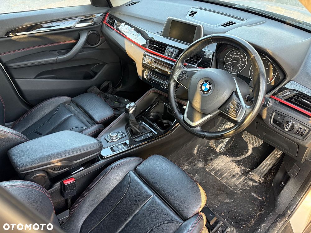 BMW X1 xDrive20d Sport Line - 14