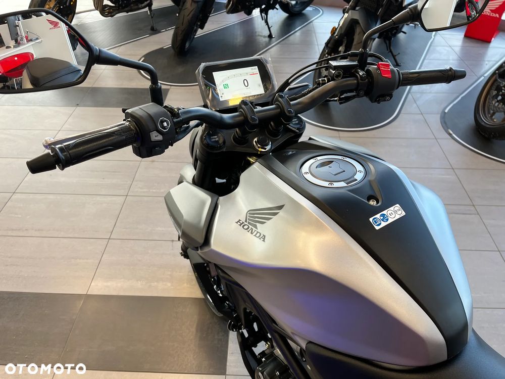 Honda CB - 8