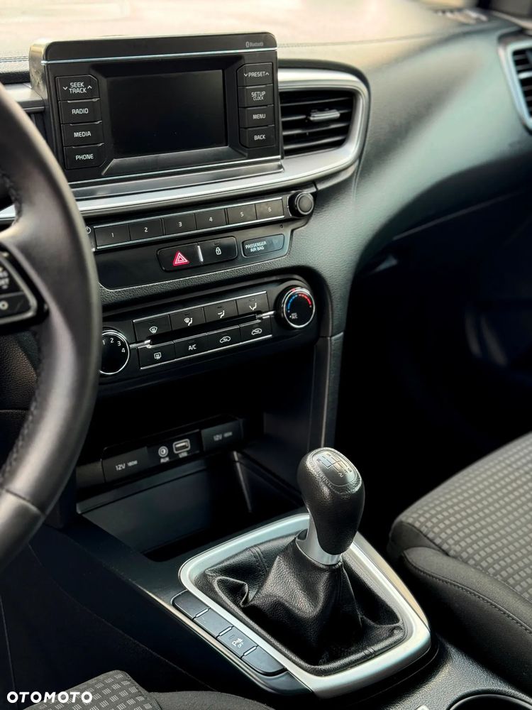 Kia Ceed - 28
