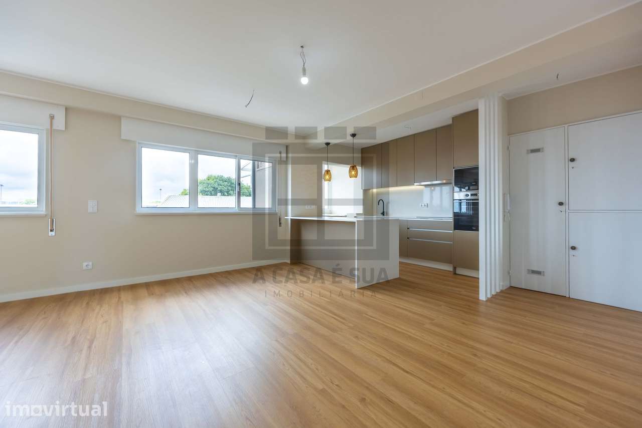 Fantástico apartamento com 4 quartos renovado em Ramalde, Porto - Grande imagem: 2/26