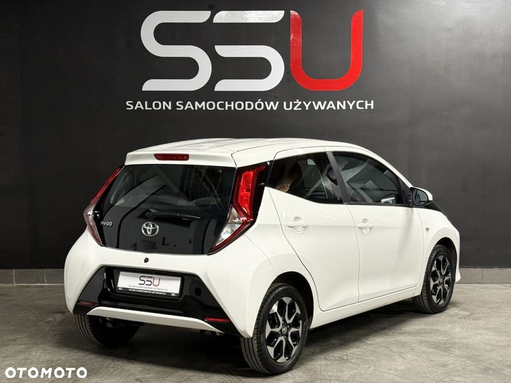 Toyota Aygo x-play connect - 13