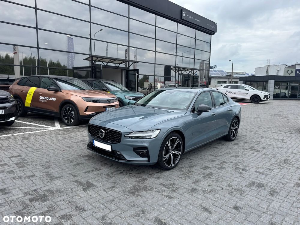 Volvo S60 B5 B AWD Plus Dark