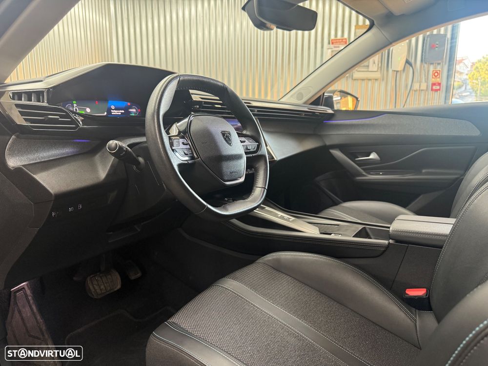 Peugeot 308 1.6 Hybrid Allure Pack e-EAT8 - 18