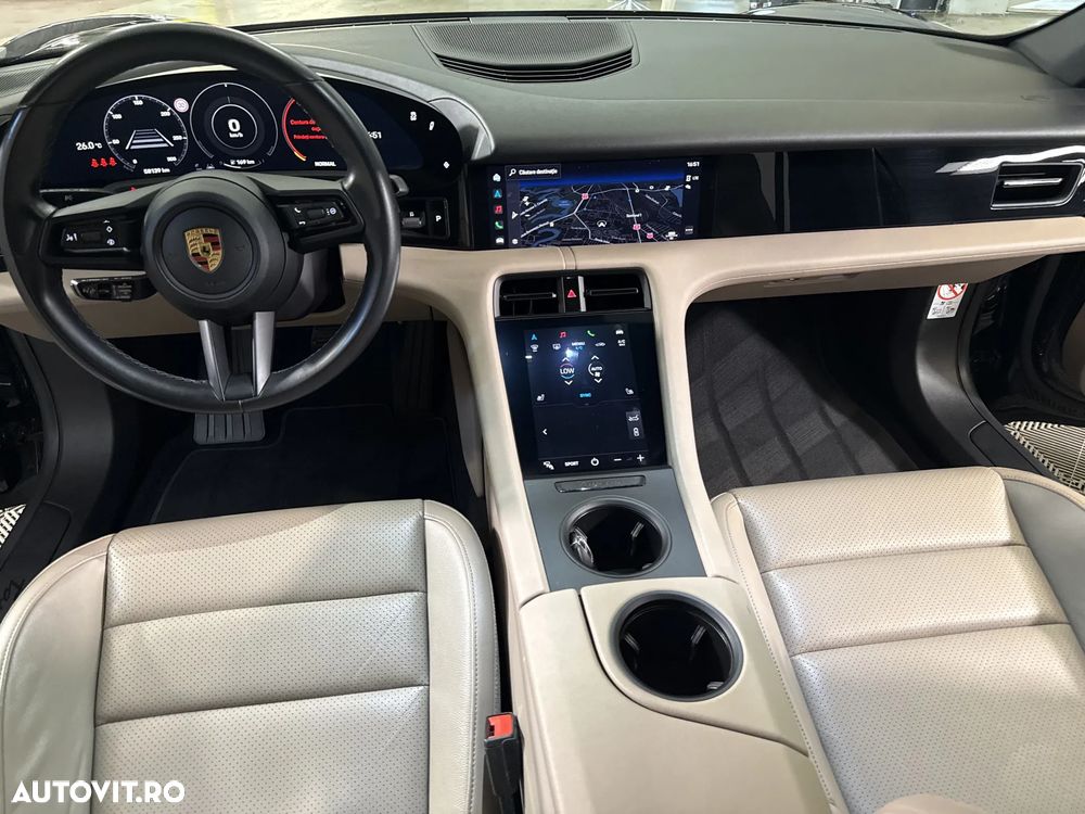 Porsche Taycan - 9