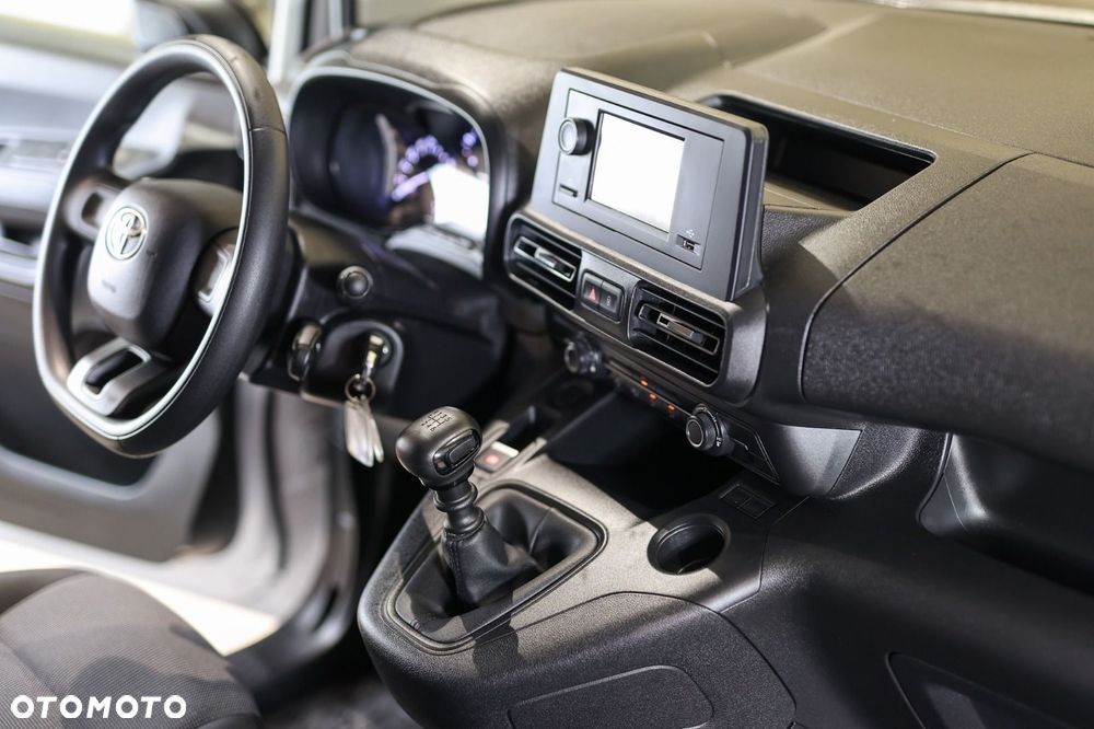 Toyota Proace City - 27