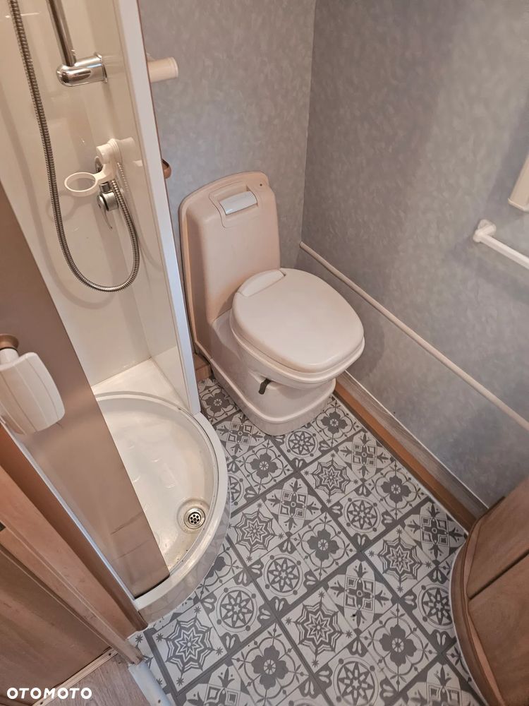 Hobby STERLING. WŁĄCZ FILMIK !!! 4 os. 2 SYPIALNIE. ŁÓŻKO PIĘTROWE. DUŻA ŁAZIENKA. NOWY SOLAR - 7