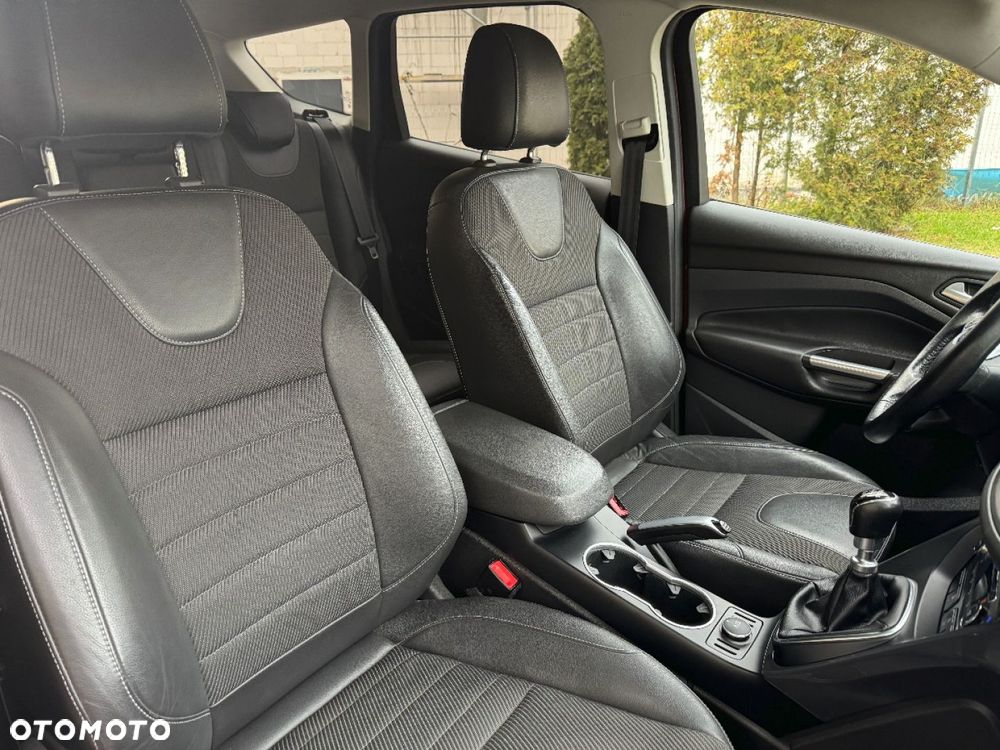 Ford Kuga 1.5 EcoBoost 2x4 Titanium - 26