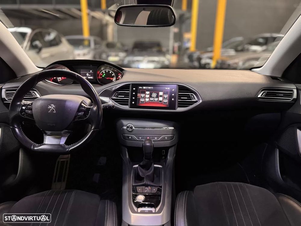 Peugeot 308 1.2 PureTech Allure - 11