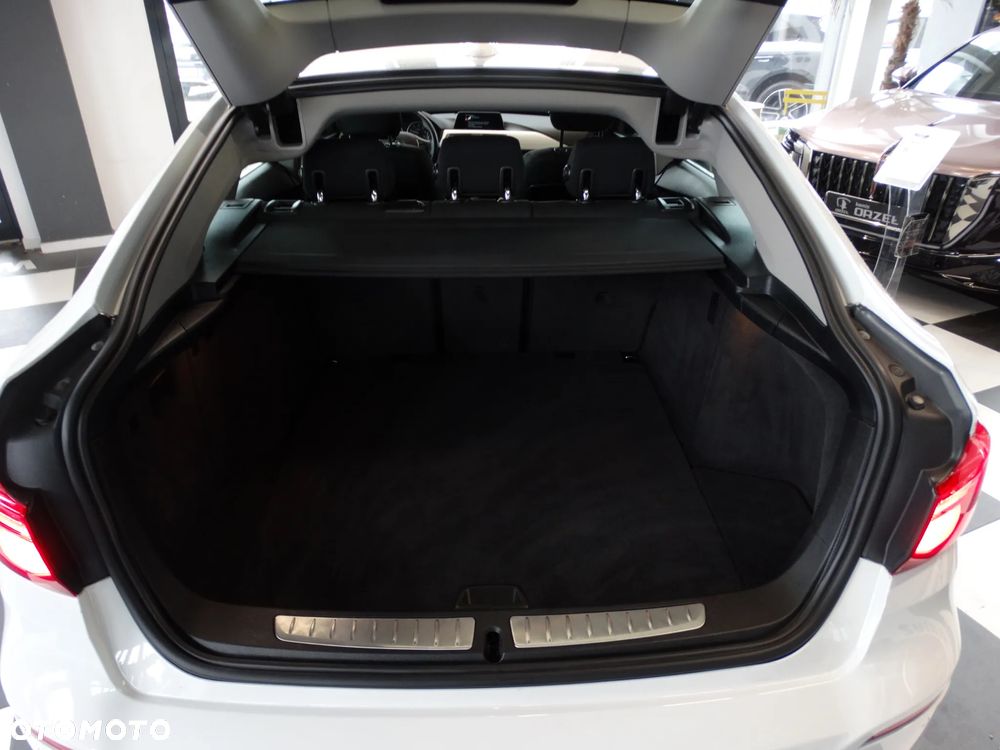 BMW Seria 3 318d Luxury Line - 26