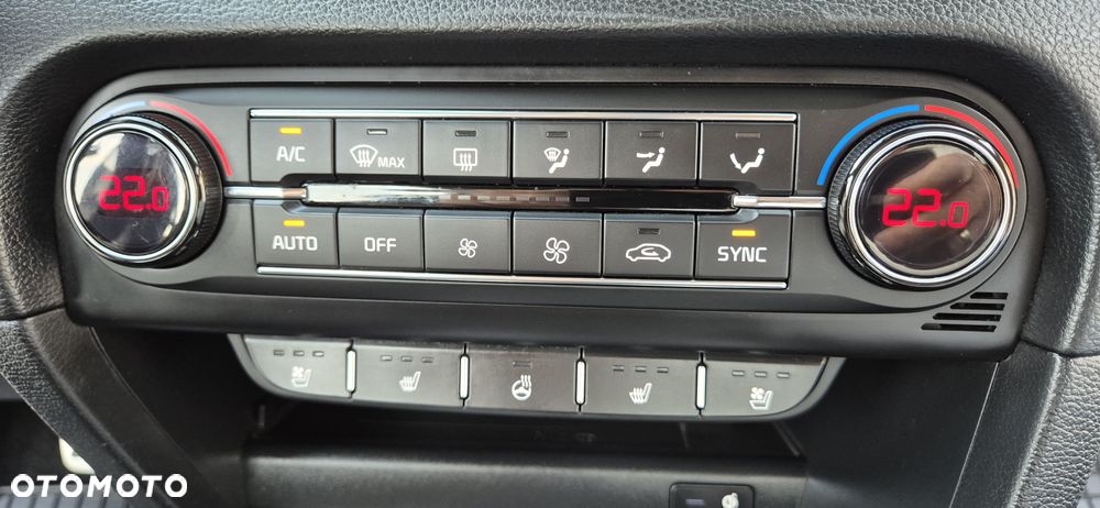 Kia Ceed - 8