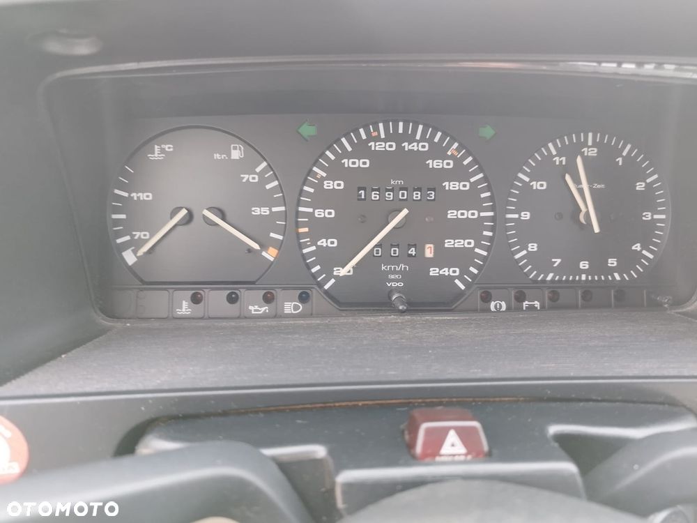 Volkswagen Passat 2.0 GL - 27