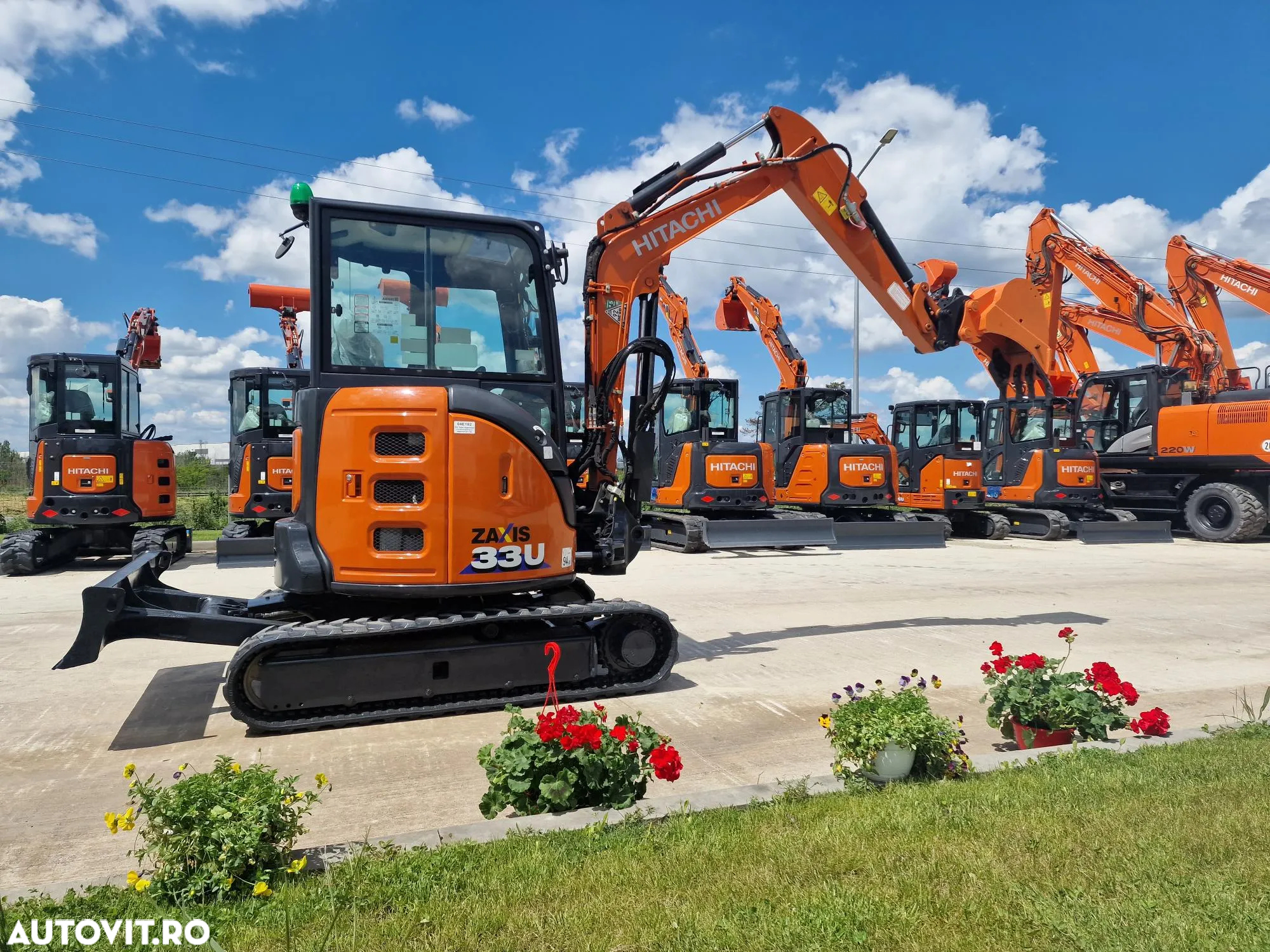 Hitachi ZX33, 3,7 tone, 2023/05, 1.163h, CUPLA RAPIDA+3 CUPE NOI, Senile 80% bune, Instalatia de picon pe brate, Sistem antifurt, Aer conditioinat, adanc sapare 4mc, ridica tevi de 2,5tone, STARE FOARTE BUNA< CA NOU, posibilitate leasing 4 ani-36900 EUR+Tva - 9