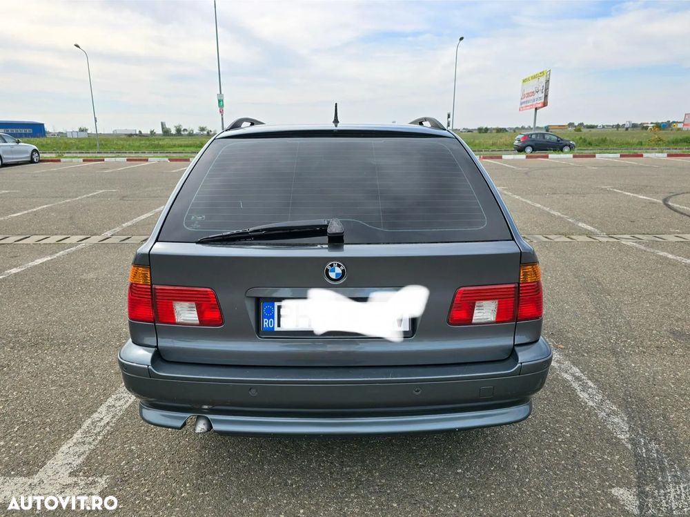 BMW Seria 5 525d Touring - 4