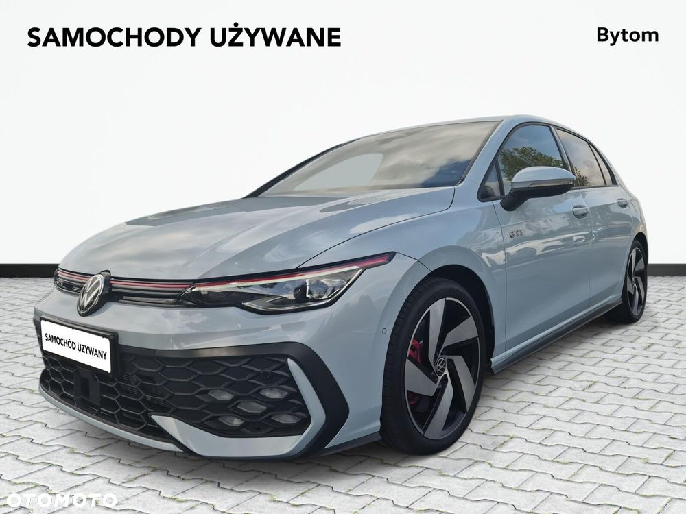 Volkswagen Golf - 2