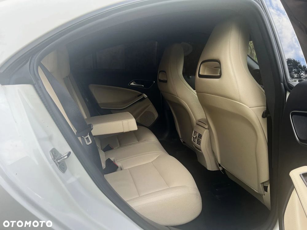 Mercedes-Benz CLA - 13