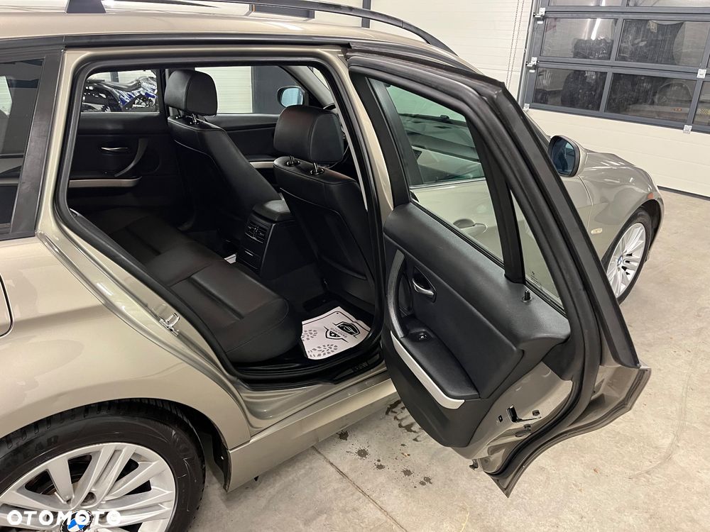 BMW Seria 3 318d DPF Edition Sport - 14