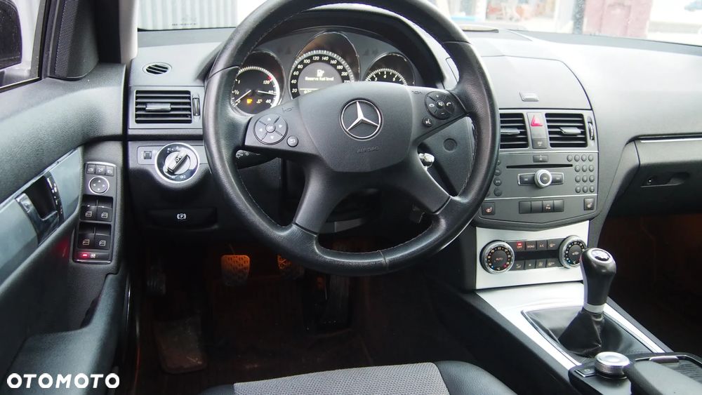 Mercedes-Benz Klasa C 180 Kompressor BlueEFFICIENCY Elegance - 18