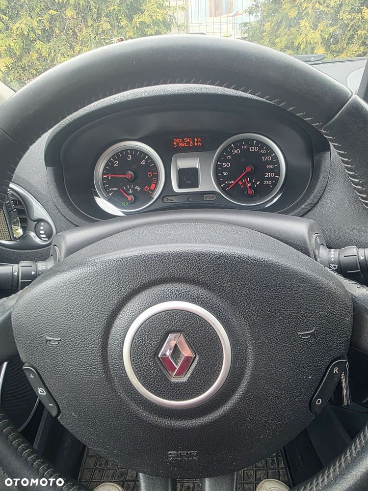 Renault Clio - 8