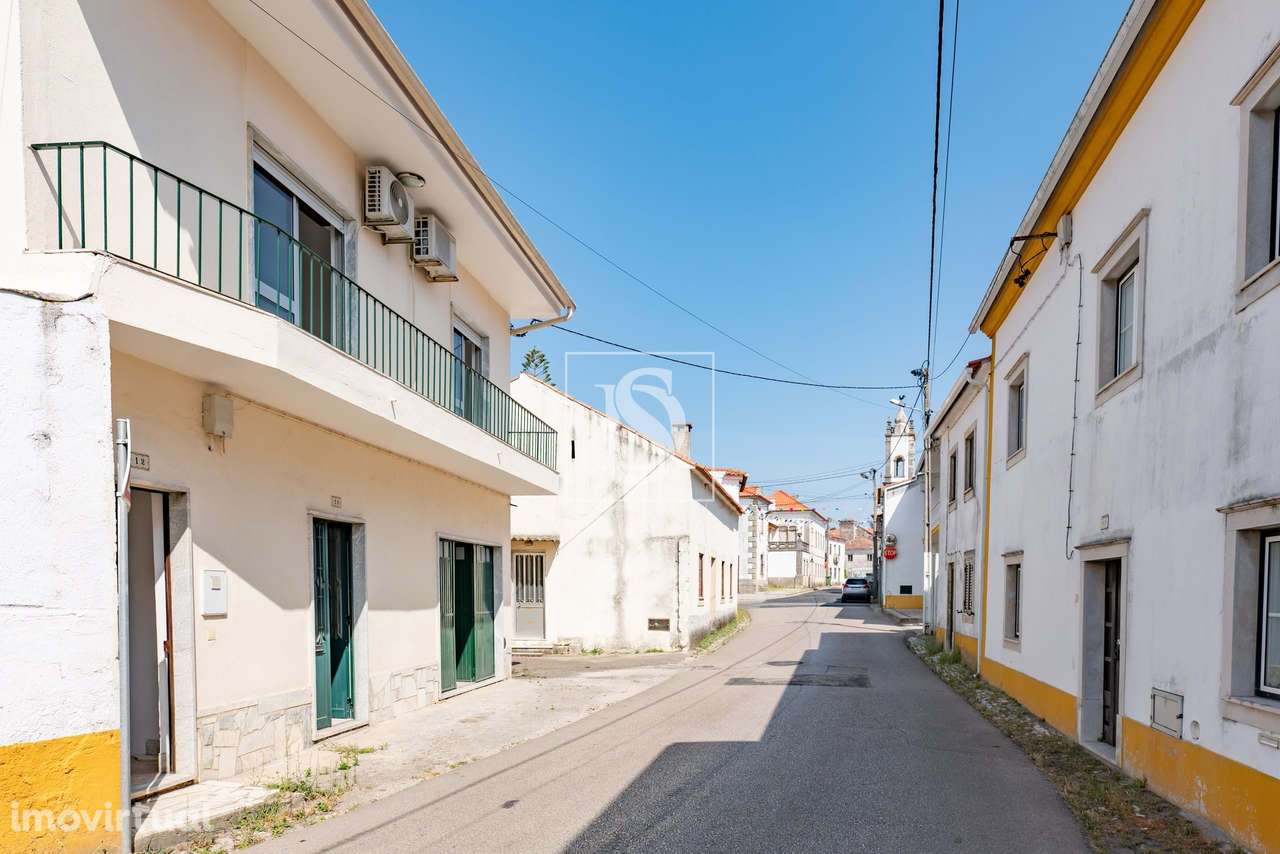 Moradia T2+2  com anexos e terraço no centro de Lamarosa - Grande imagem: 4/35
