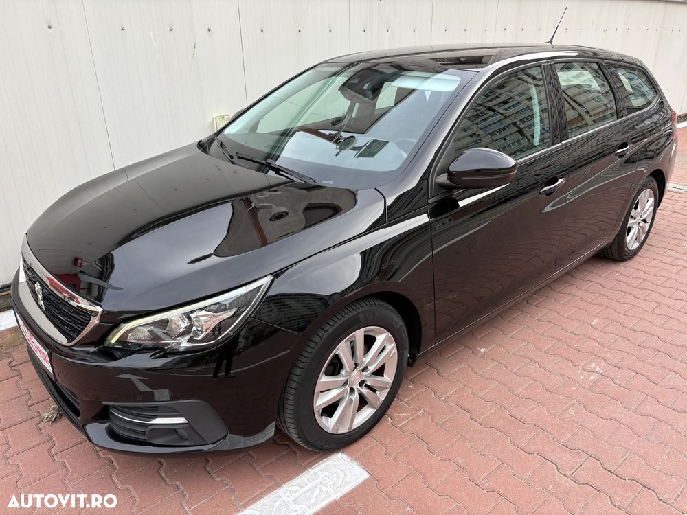 Peugeot 308 PureTech 130 GPF EAT8 Stop & Start Active Business-Paket - 14