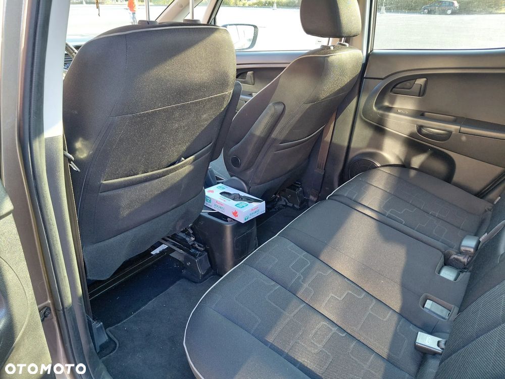 Kia Venga 2015 photo 5
