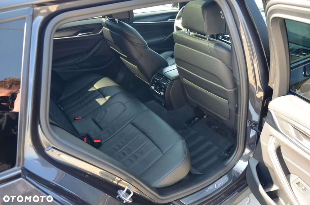 BMW Seria 5 520d Sport - 32