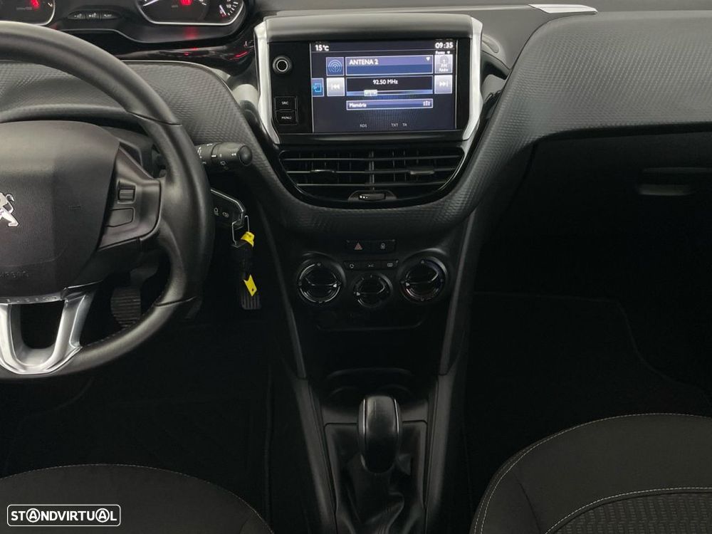 Peugeot 208 1.2 PureTech Style - 15