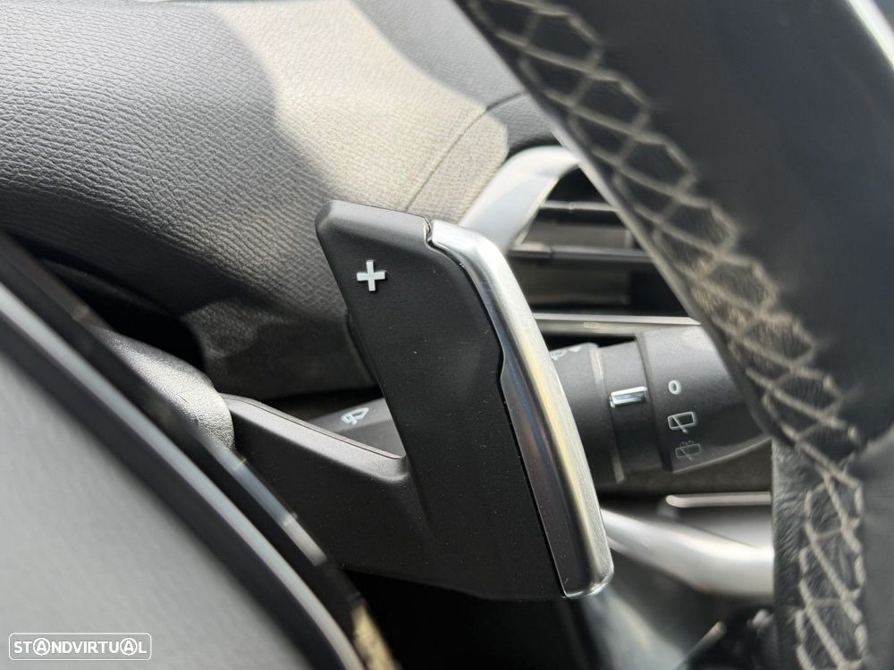 Peugeot 5008 1.2 PureTech Allure Pack EAT8 - 36