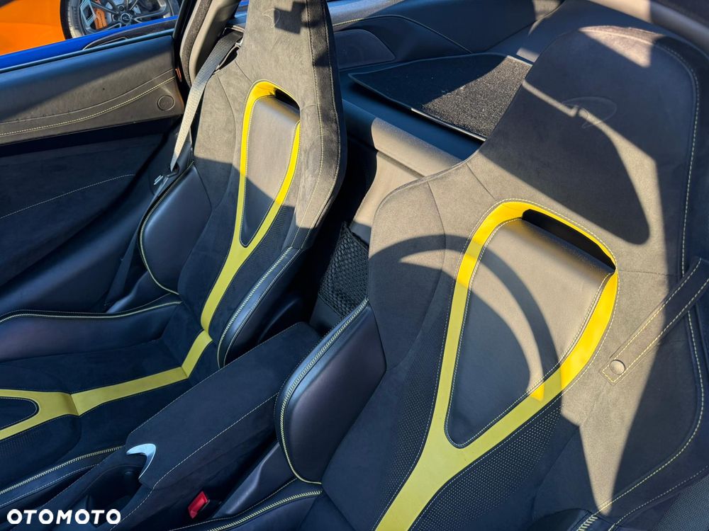 McLaren 720S Coupe Standard - 34
