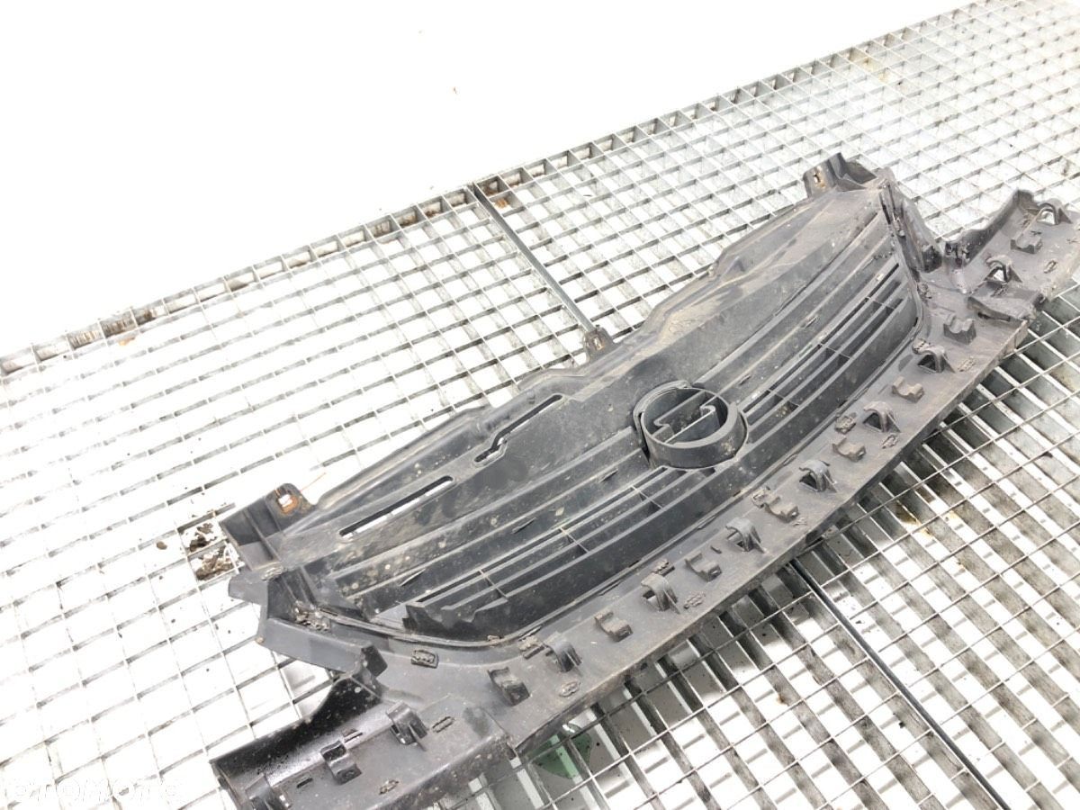 ATRAPA GRILL - 217.00 PLN - OPEL CORSA C (X01) 2000 - 2009 1.4 (F08, F68) 66 kW [90 KM] benzyna 2000 - 4