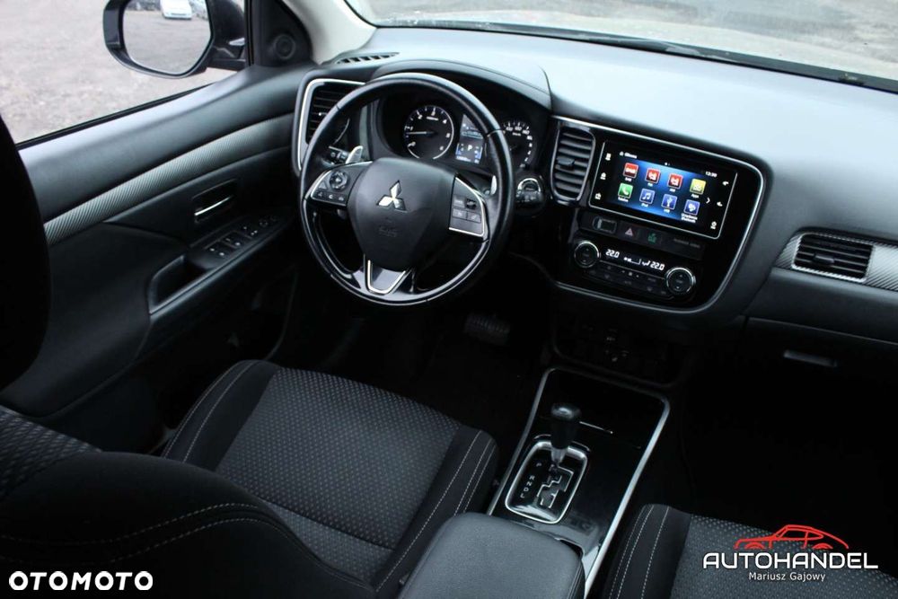 Mitsubishi Outlander - 12