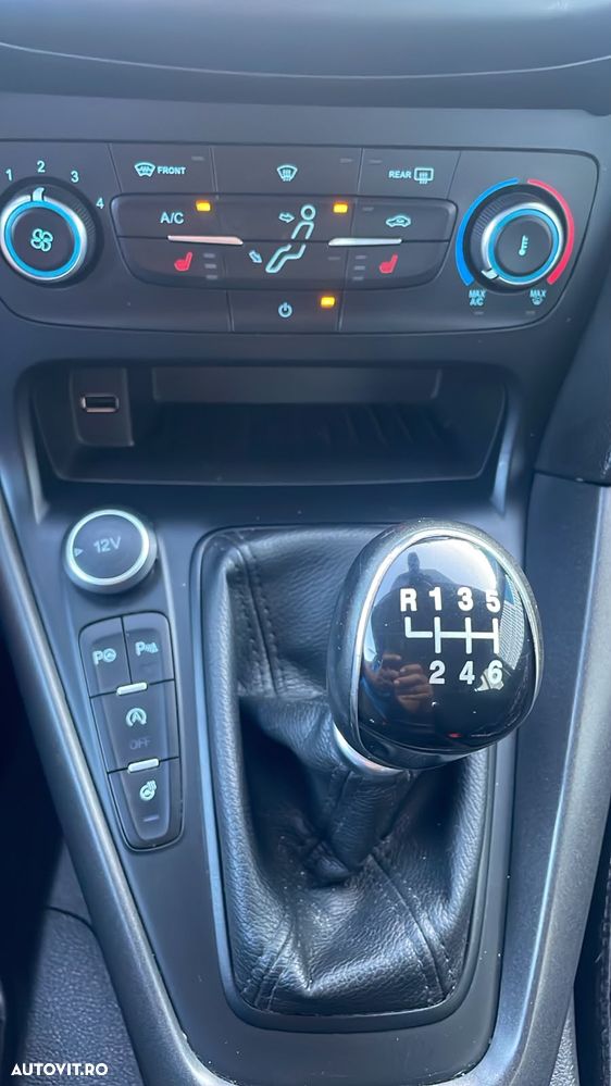 Ford Focus - 12