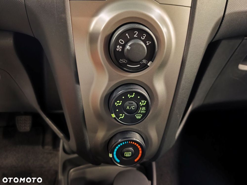Toyota Yaris 1.0 Terra EU5 - 11