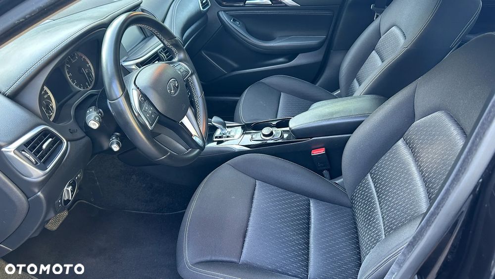Infiniti Q30 1.6t Premium 7DCT - 6