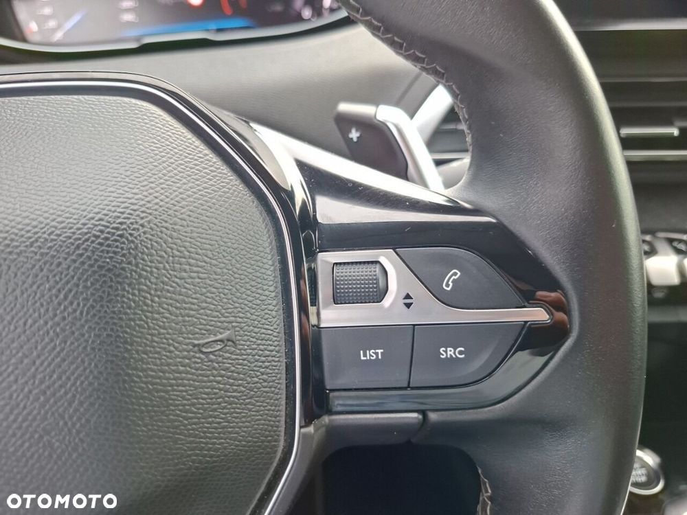 Peugeot 3008 1.2 PureTech Road Trip S&S EAT8 - 22