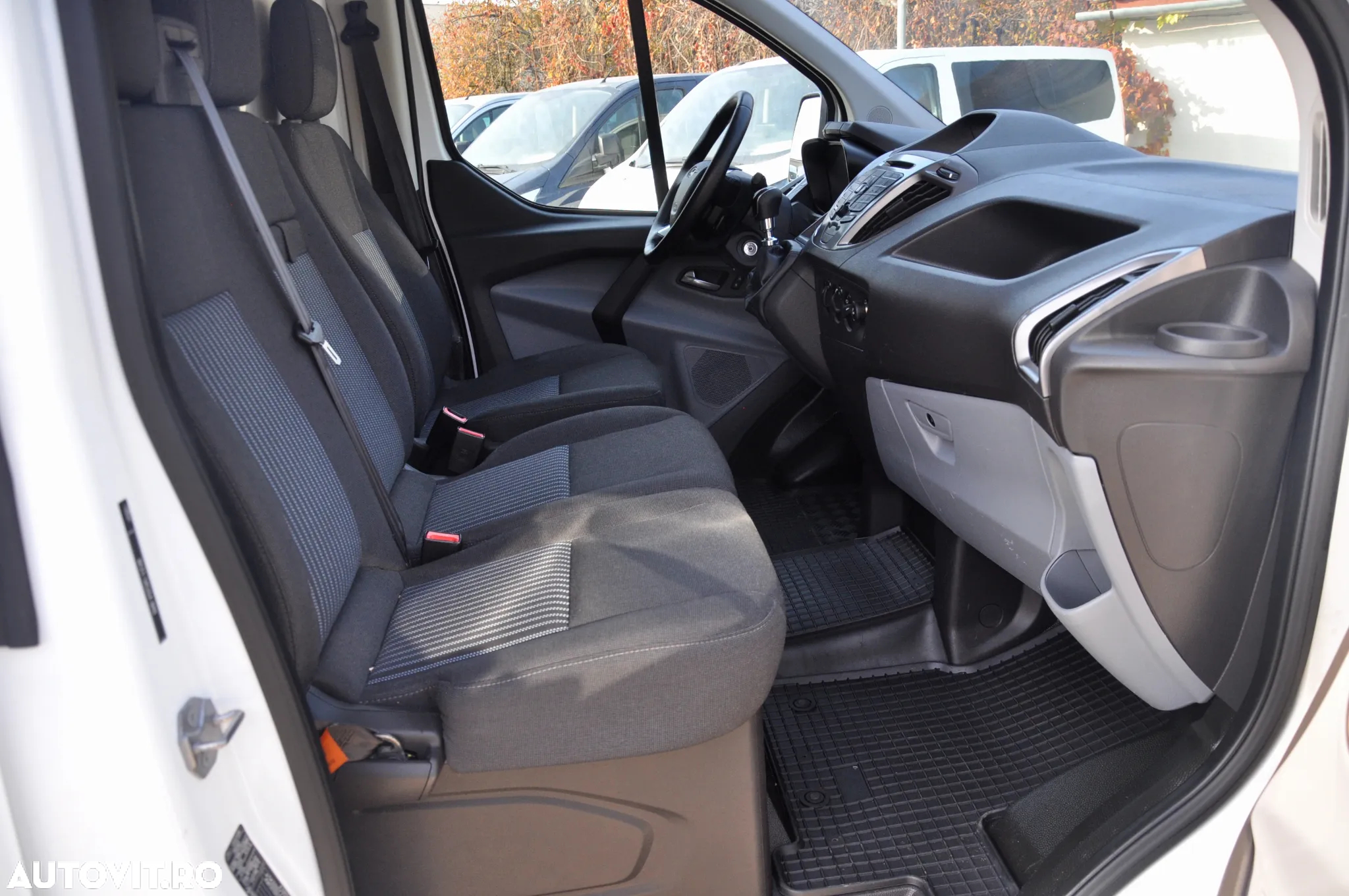 Ford Transit Custom L2H1 Van - 13