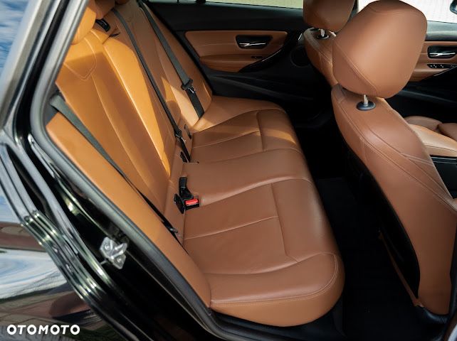 BMW Seria 3 335d xDrive Sport-Aut Luxury Line - 27