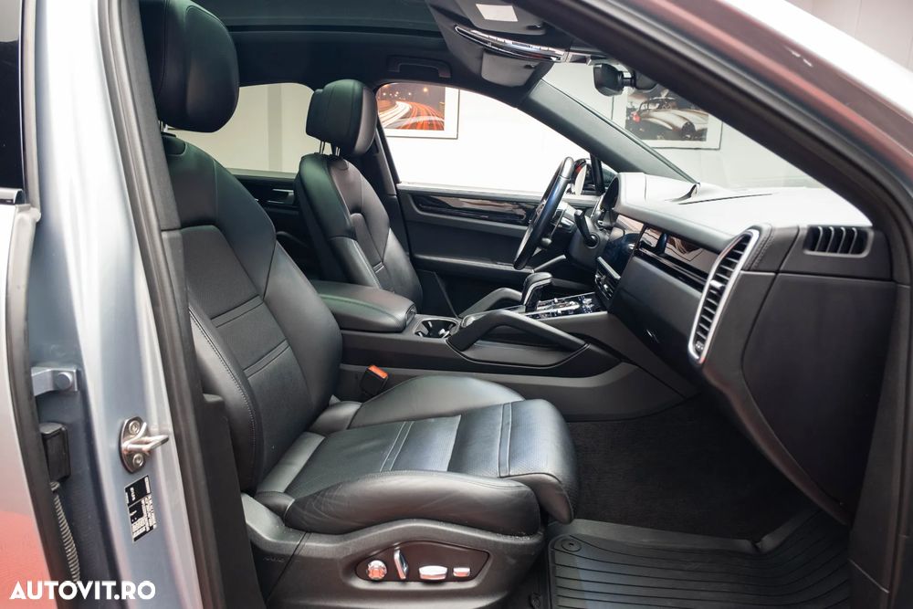 Porsche Cayenne Coupe S - 35