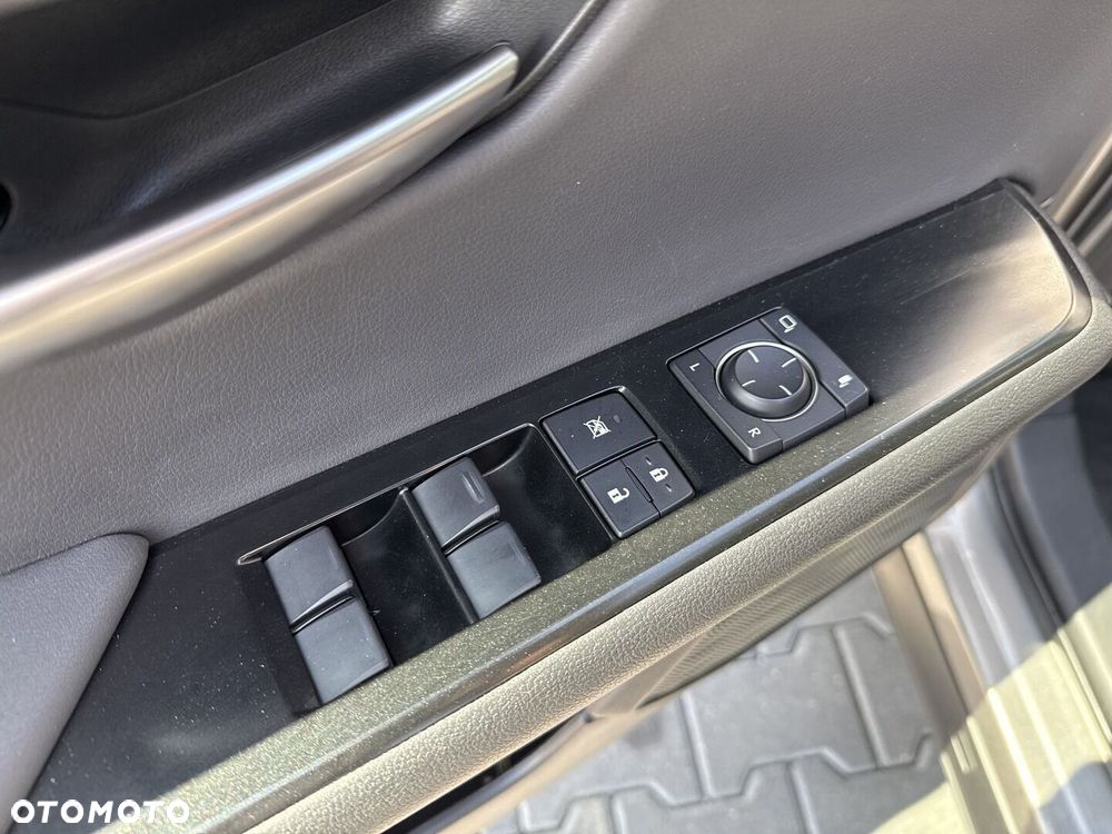 Lexus UX 250h GPF Business 2WD - 24
