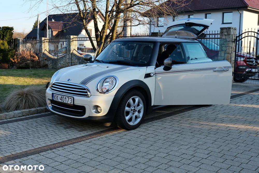 MINI Cooper Standard - 2