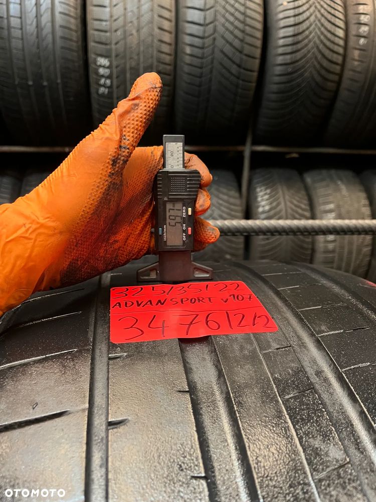 325 35 22 Yokohama Advan Sport V107 2szt. MO1 - 2