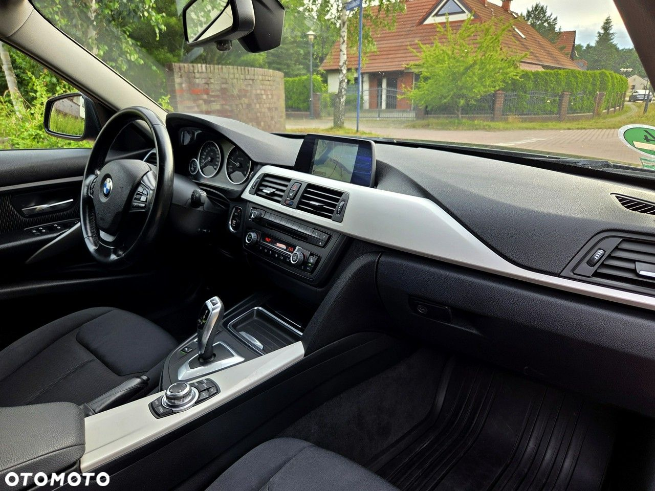 BMW Seria 3 320d DPF Touring - 6