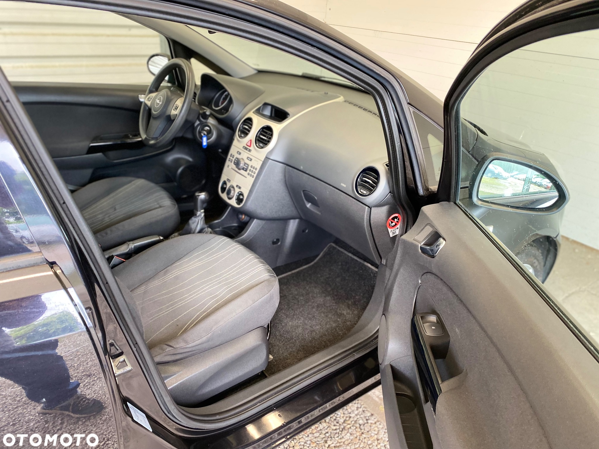 Opel Corsa 1.2 16V Essentia - 14