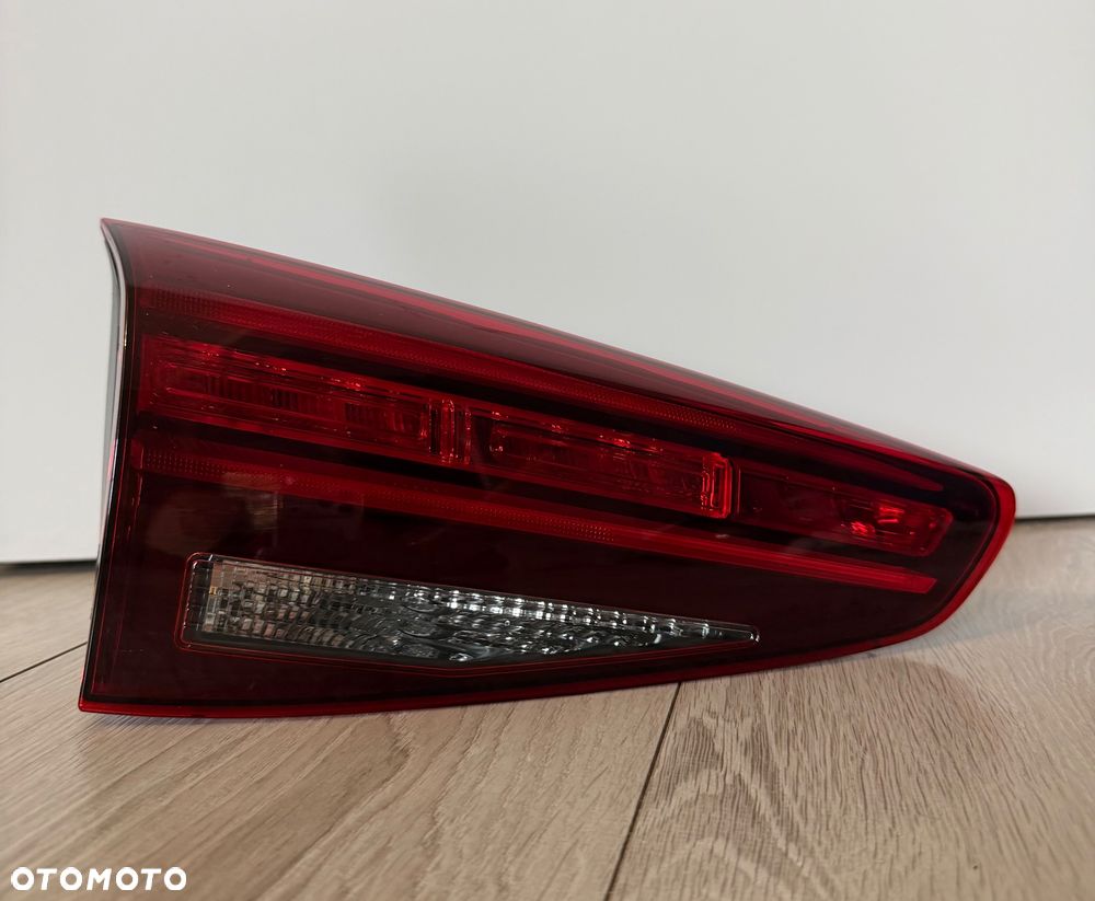 Hyundai Tucson Lampa Tylna Lewa w klapę 92403-D7