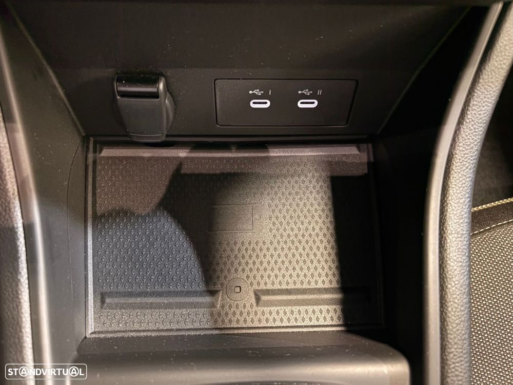 Renault Captur 1.0 TCe Techno Bi-Fuel - 38