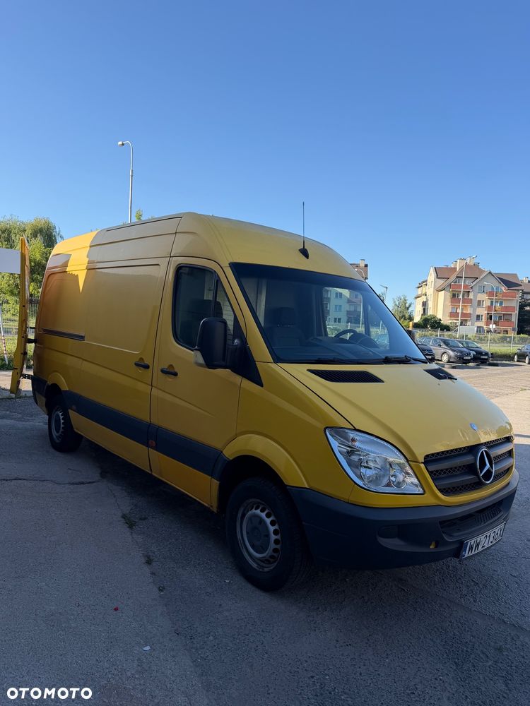 Mercedes-Benz Sprinter - 2